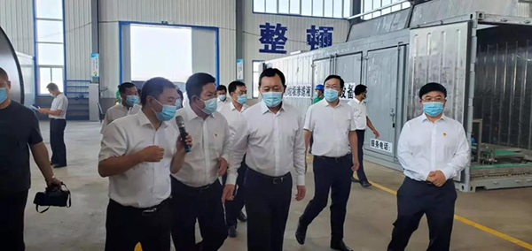 朝陽市委副書記、市長謝衛(wèi)東蒞臨一諾環(huán)保產(chǎn)業(yè)園考察并指導(dǎo)工作
